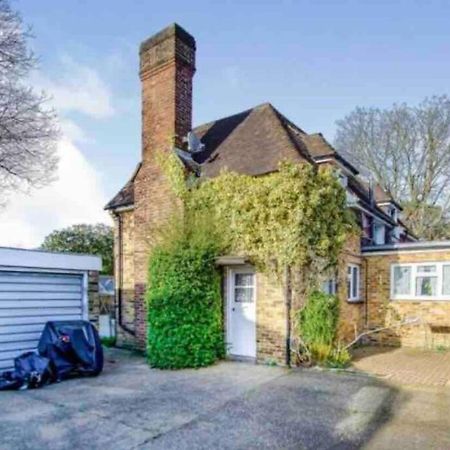 Lovely Cottage In The Heart Of Shirley- Croydon Eksteriør billede